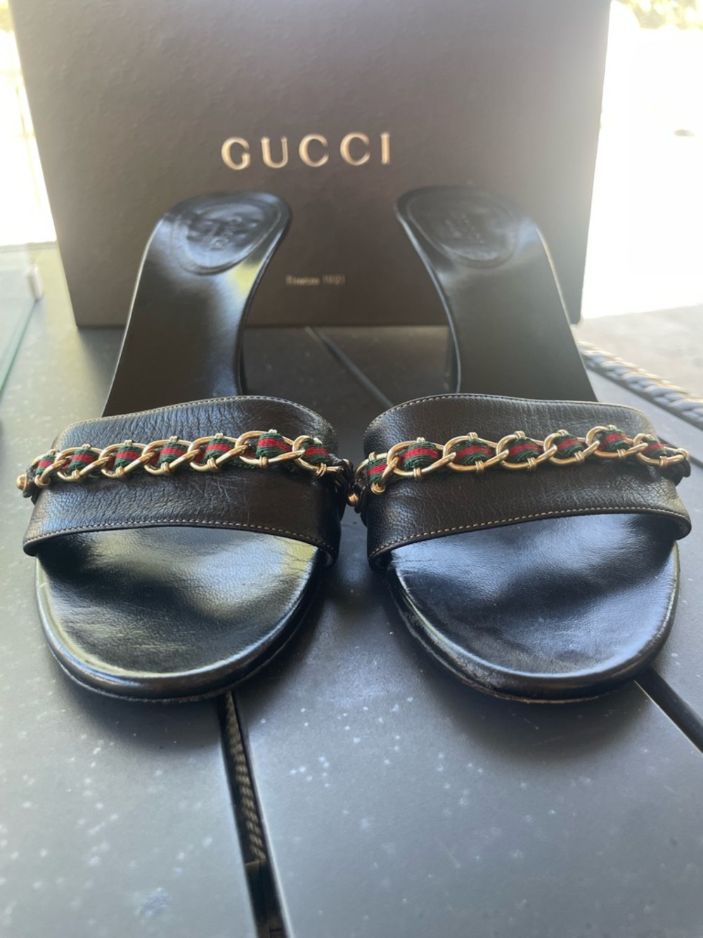 Gucci leather chain link heels